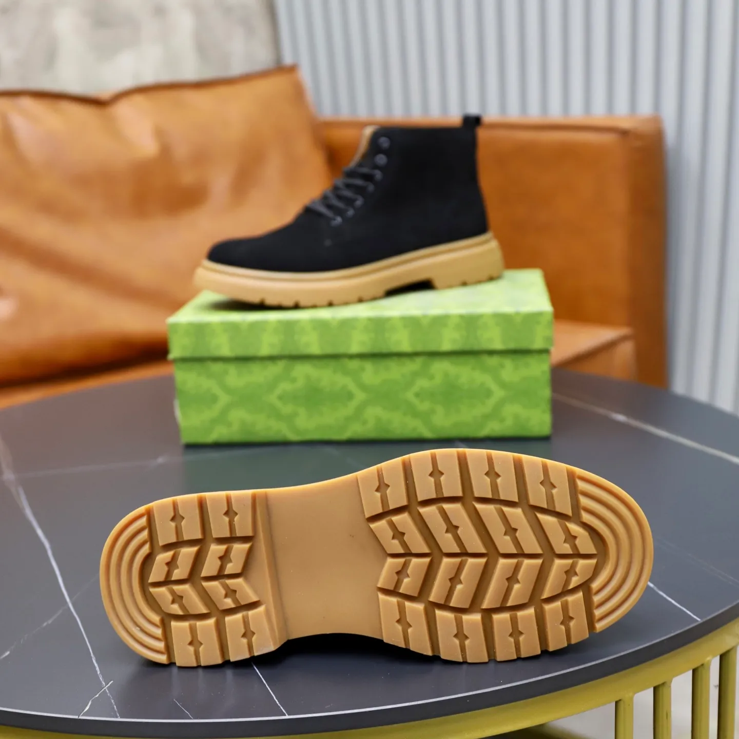 Men's shoes: 440💰Fleece lining, pigskin lining🙅‍♂️🙅‍♂️🙅‍♂️ Brand: GUCCI Standard code: 38–44 (45 can be customized) Grade: Same as the official website Material: Original cowhide fabric Comfortable pigskin + plush lining (optional) Lightweight and wear-resistant outsole Style category: Men's fashion casual shoes and boots Running Sports shoes, distinguished luxury brand elements, top luxury, color: actual picture color
